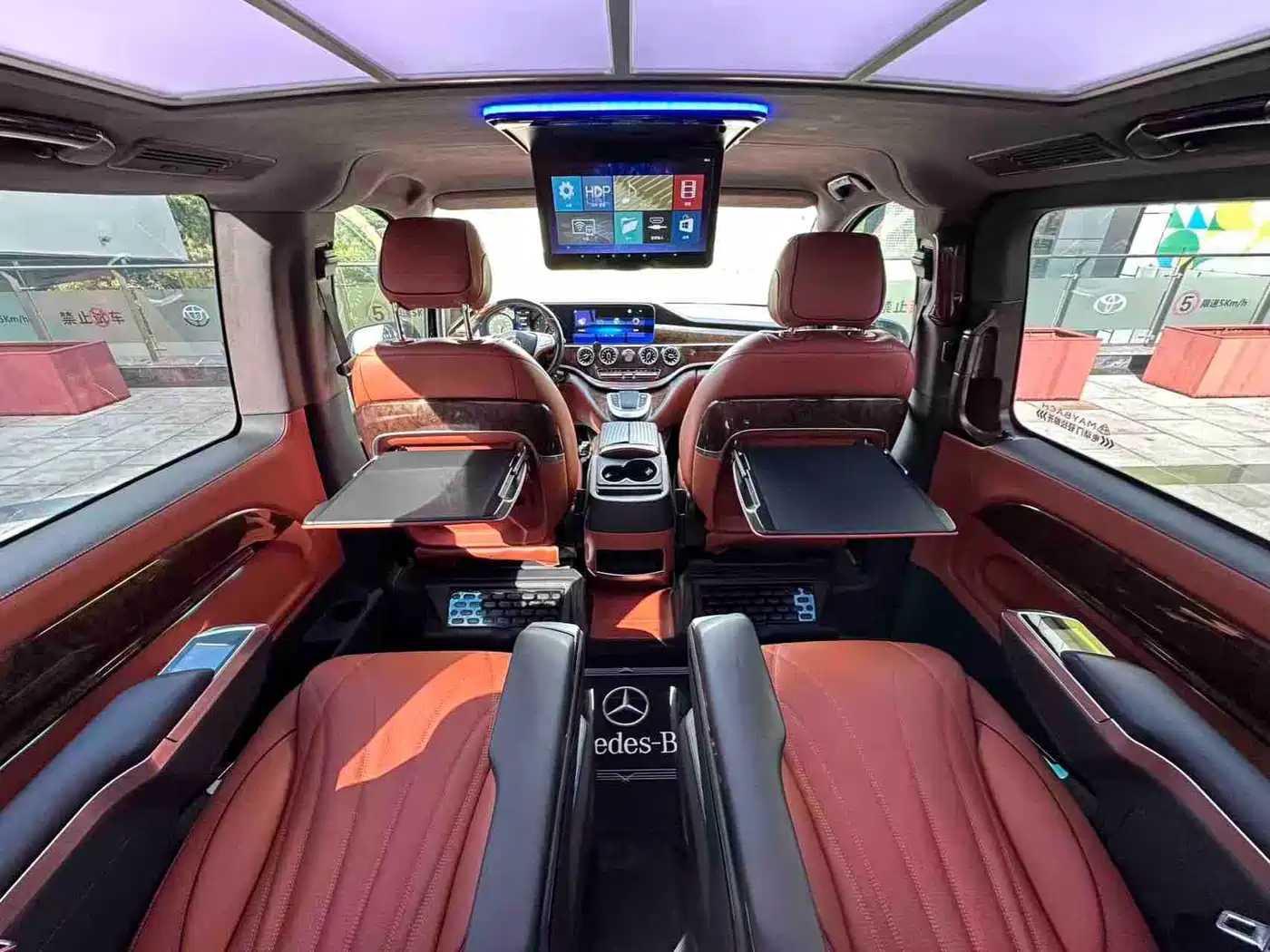 Mercedes-Benz Vito 2023 2.0T Elite 7-Seater фото 21