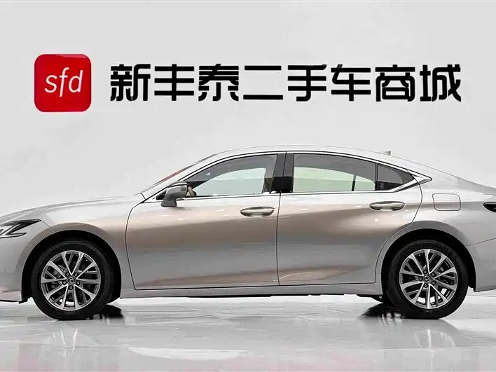 Lexus ES 2025 2025 300h Ultimate Edition