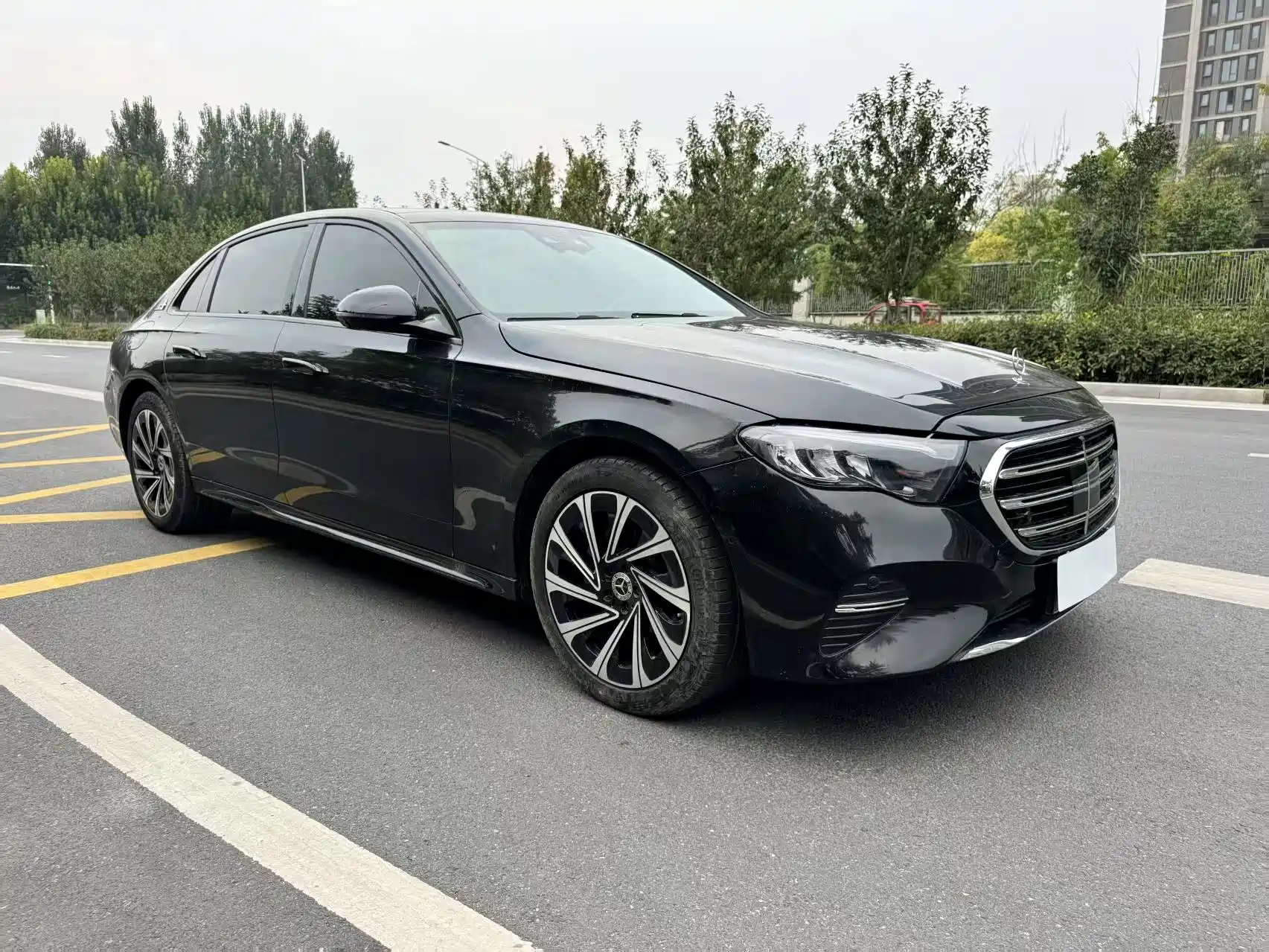 صورة 3 - Mercedes-Benz E-Class