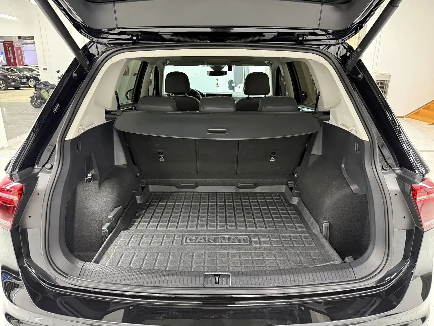 Volkswagen Tiguan L 2023 330TSI Auto 2WD R-Line Premium Edition фото 20
