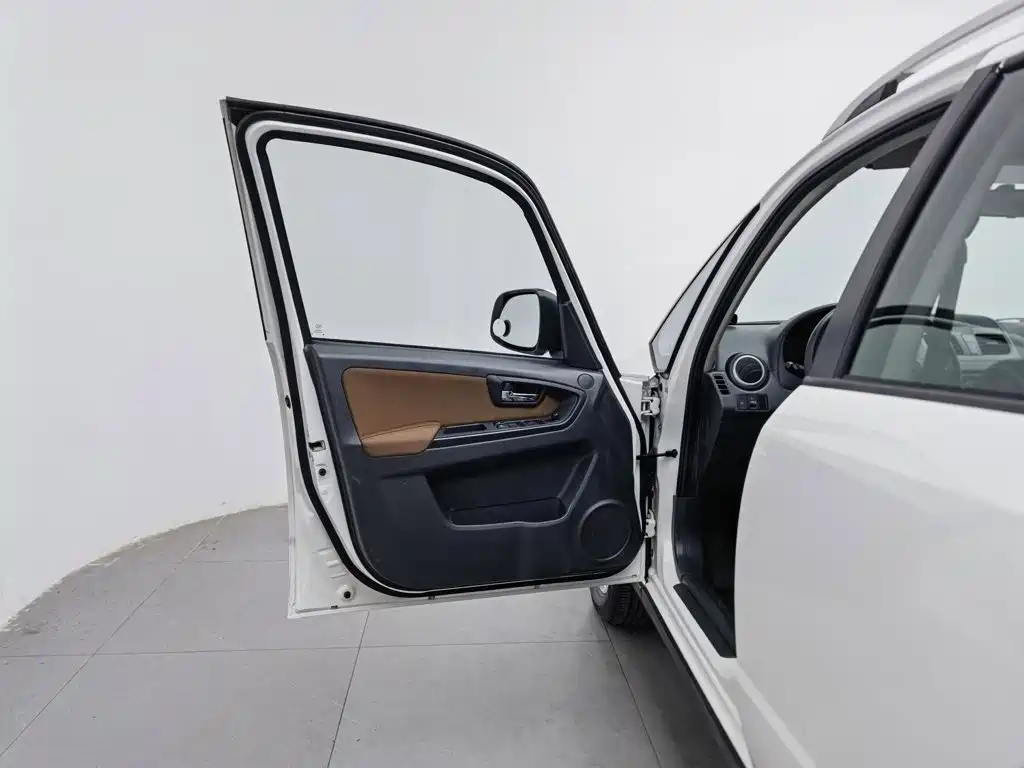 Suzuki SX4 2014 2013 1.6L Manual Cool Edition