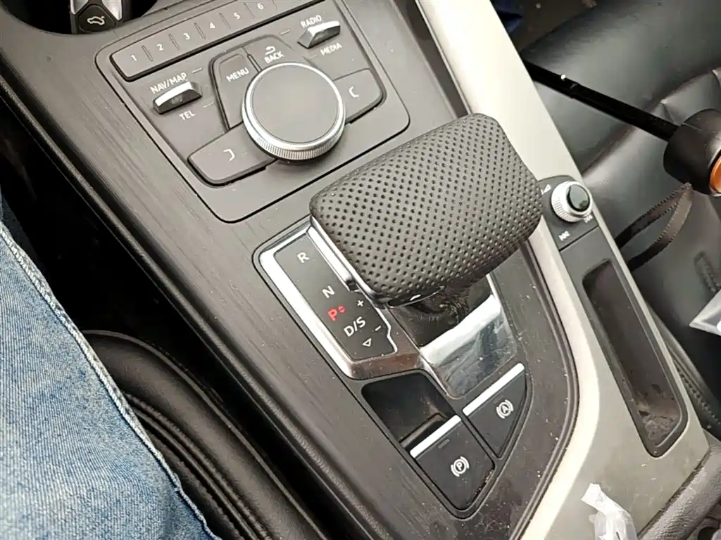 Audi A4L 2017 Plus 40 TFSI Progressive фото 14