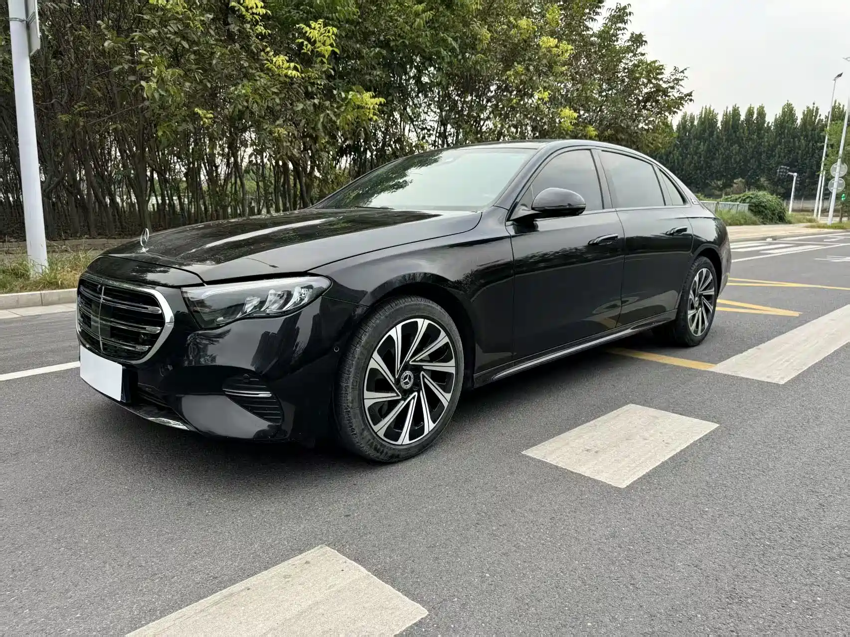 صورة 1 - Mercedes-Benz E-Class
