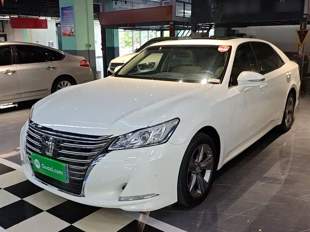 Toyota Crown 2015 2.5L Smart Edition фото 2