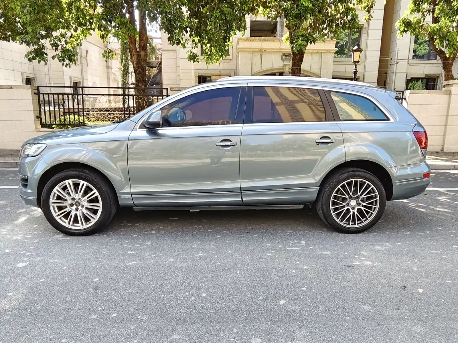 Фото 8 - Audi Q7