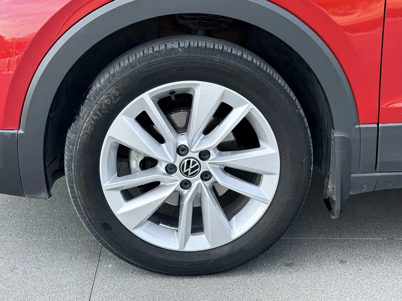 Photo 10 - Volkswagen T-Cross