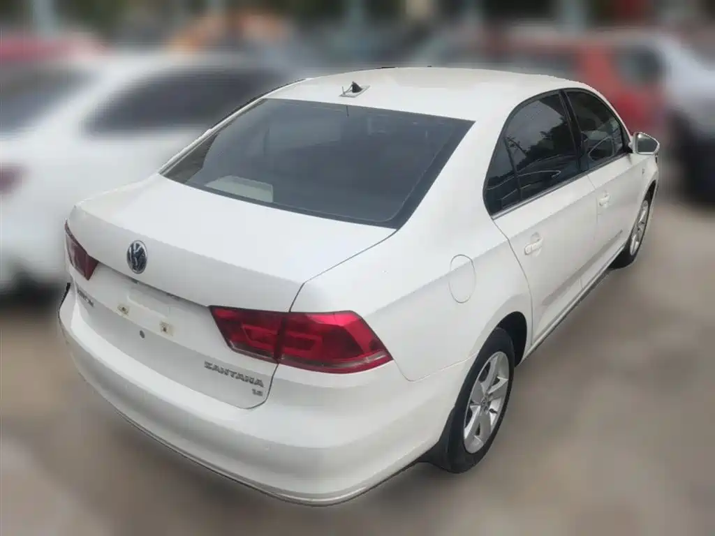 Volkswagen Santana 2015 1.6L Automatic Comfort Edition фото 12