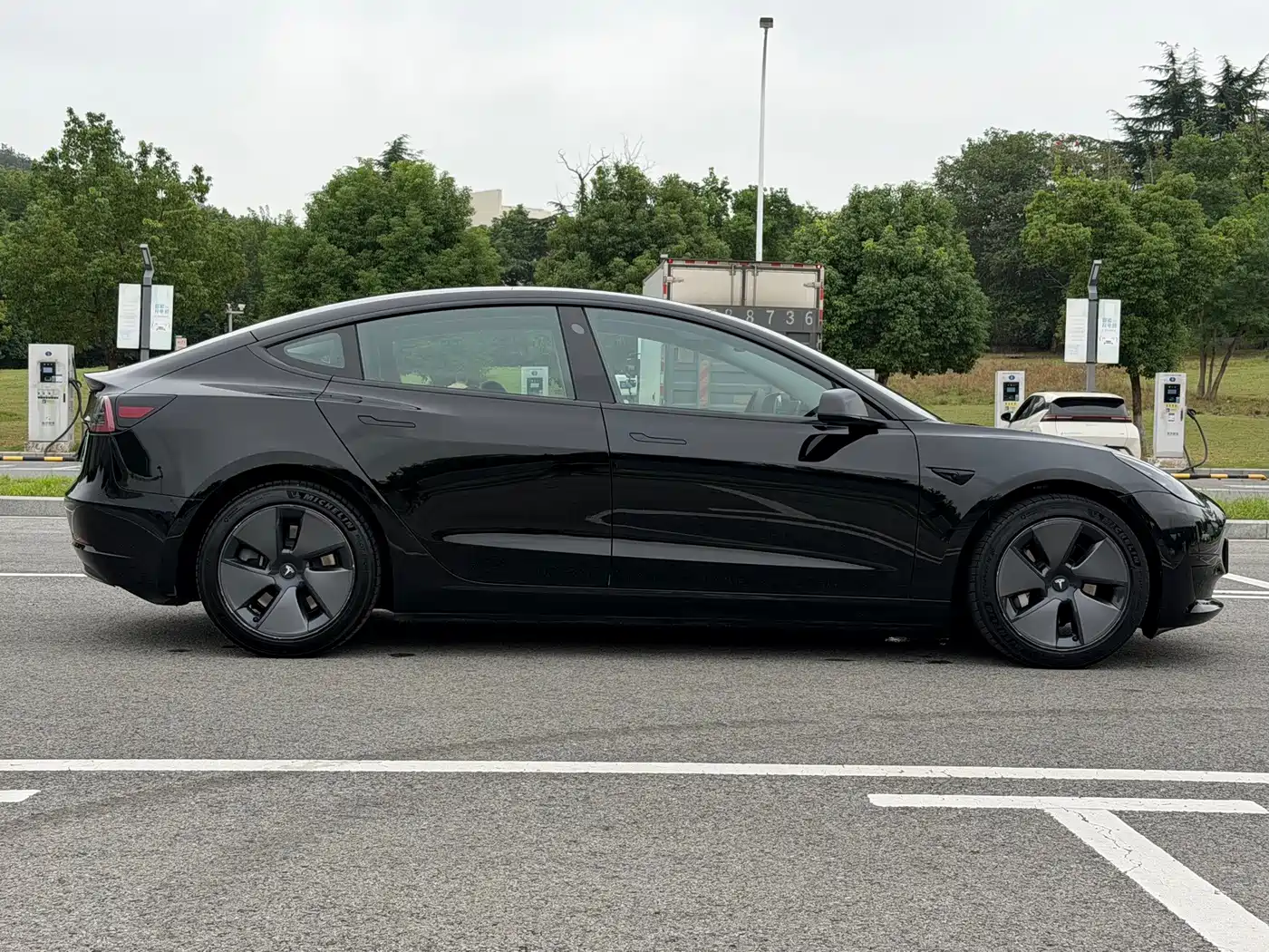Фото 6 - Tesla Model 3