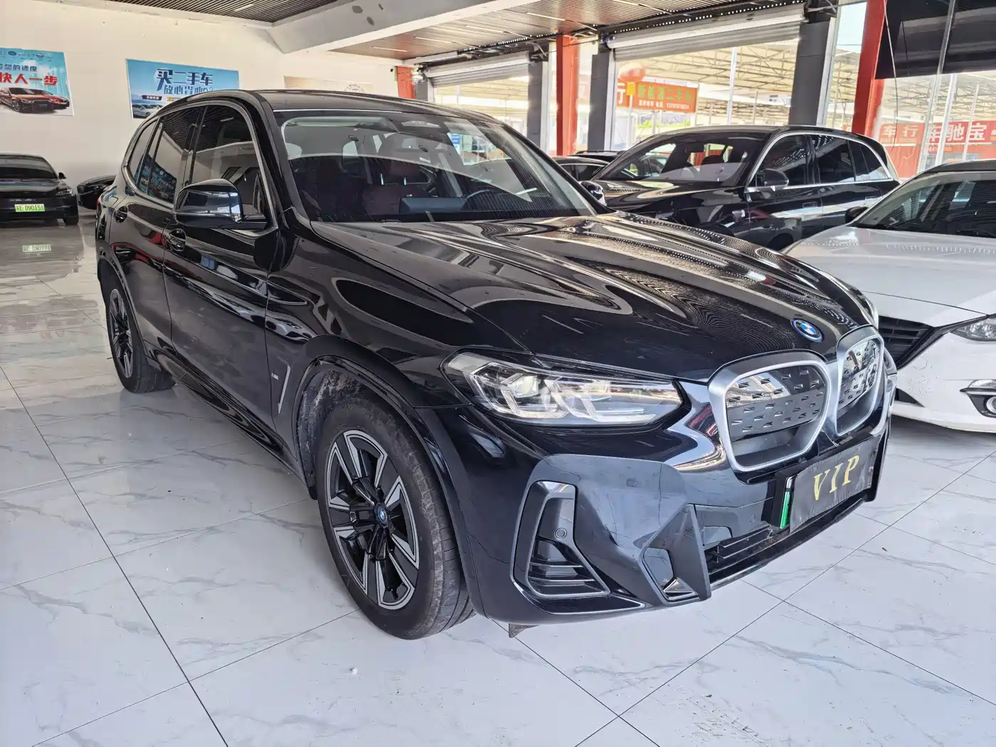 Photo 3 - BMW iX3