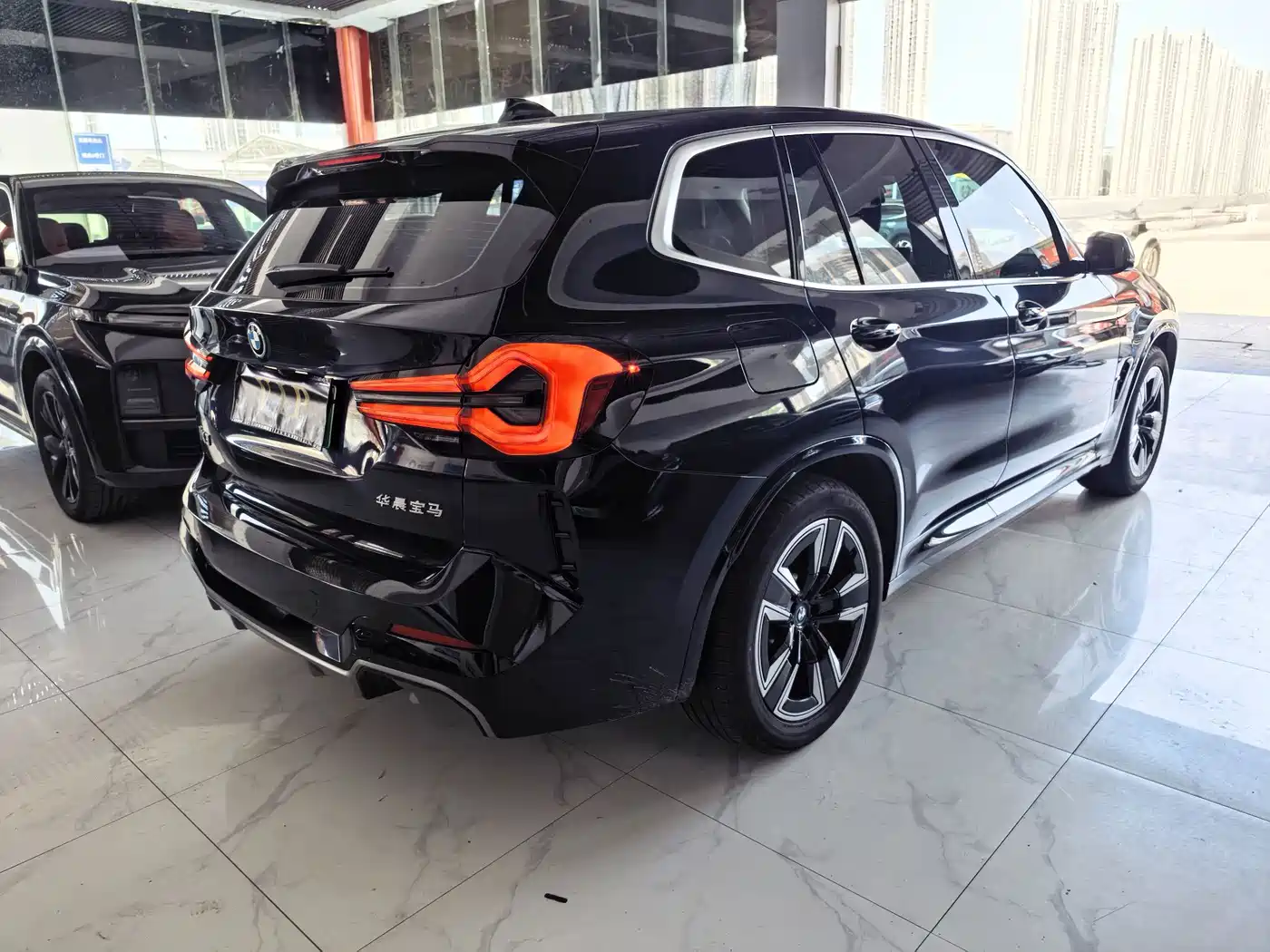 Photo 9 - BMW iX3