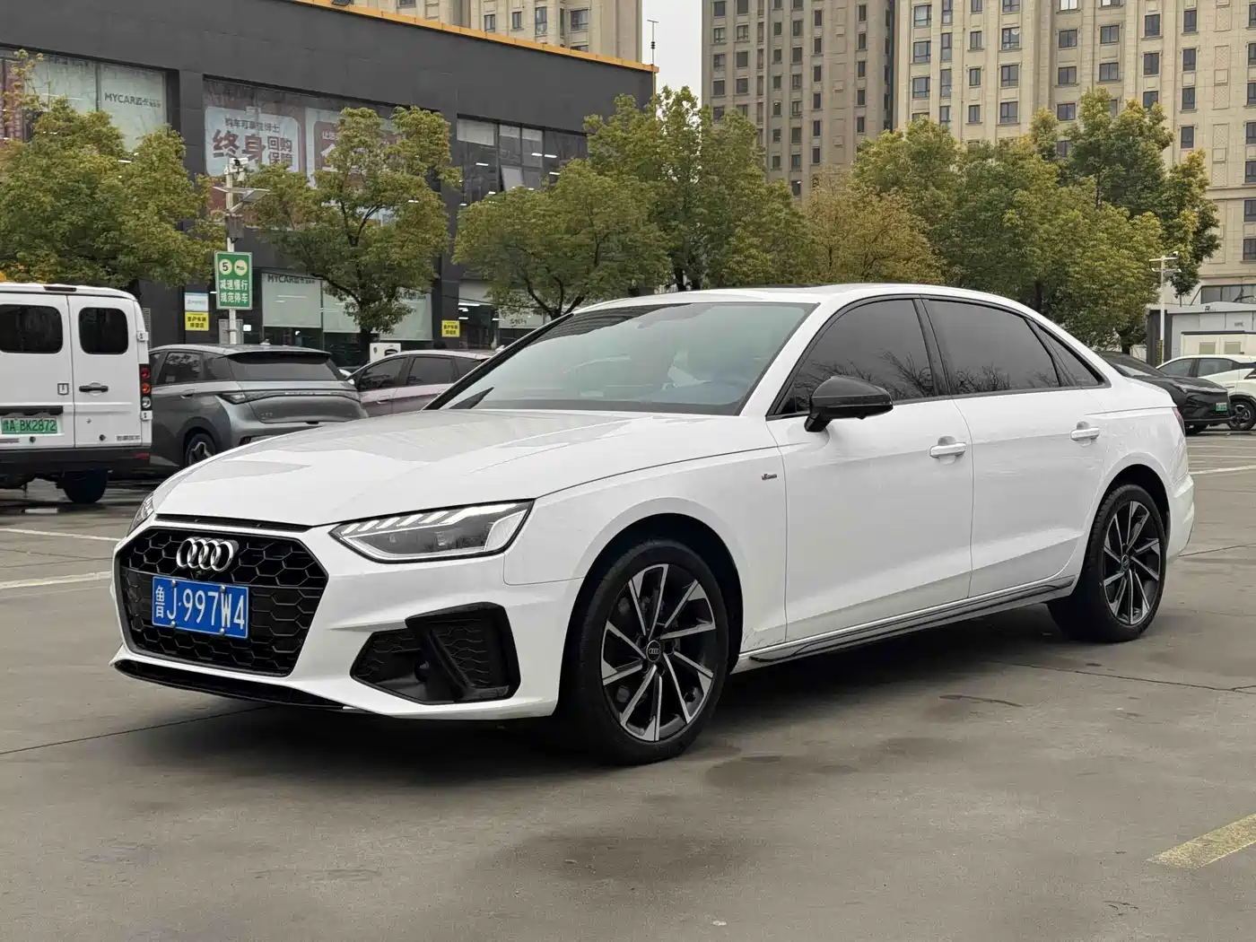 Audi A4L 2023 40 TFSI Luxury Sport