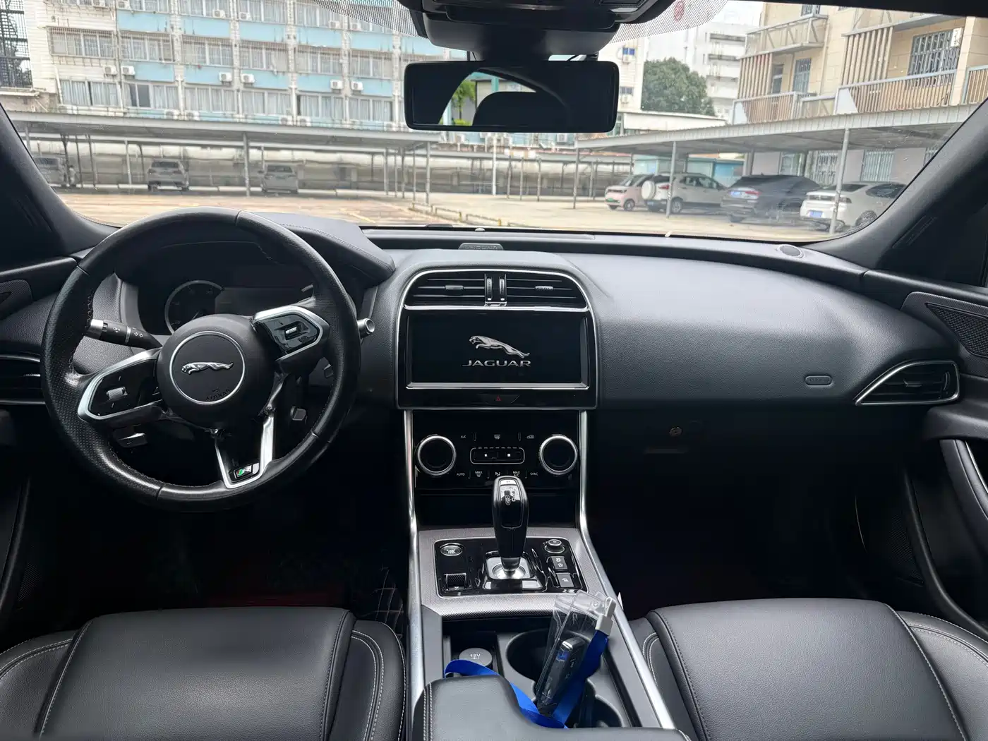 Jaguar XEL 2020 2.0T 200PS R-DYNAMIC Youth Sport Edition фото 6