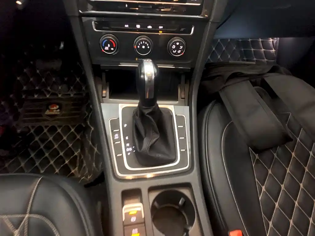 Volkswagen Golf 2018 230TSI Automatic Comfort фото 14