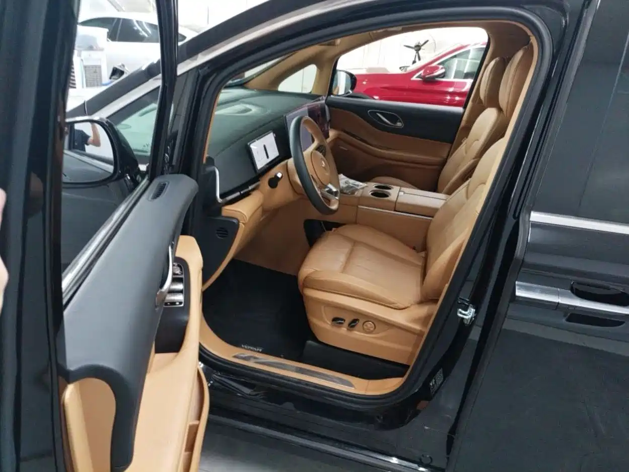 2026 Voyah Auto Voyah Dreamer