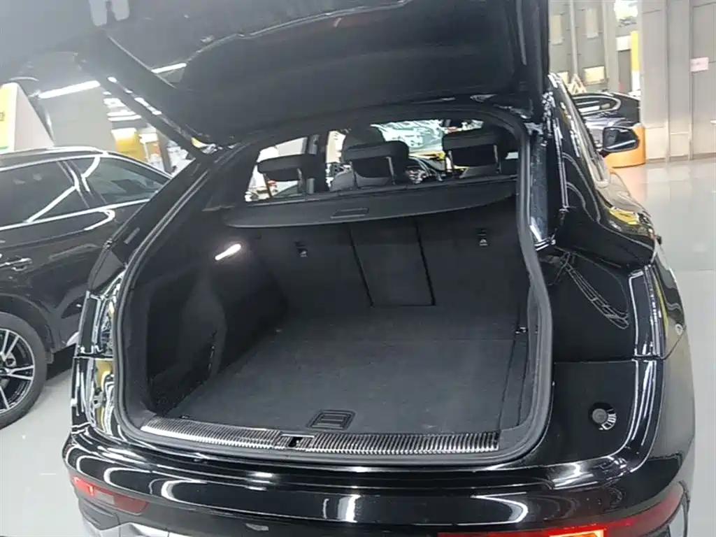 AUDI Q5L SPORTBACK