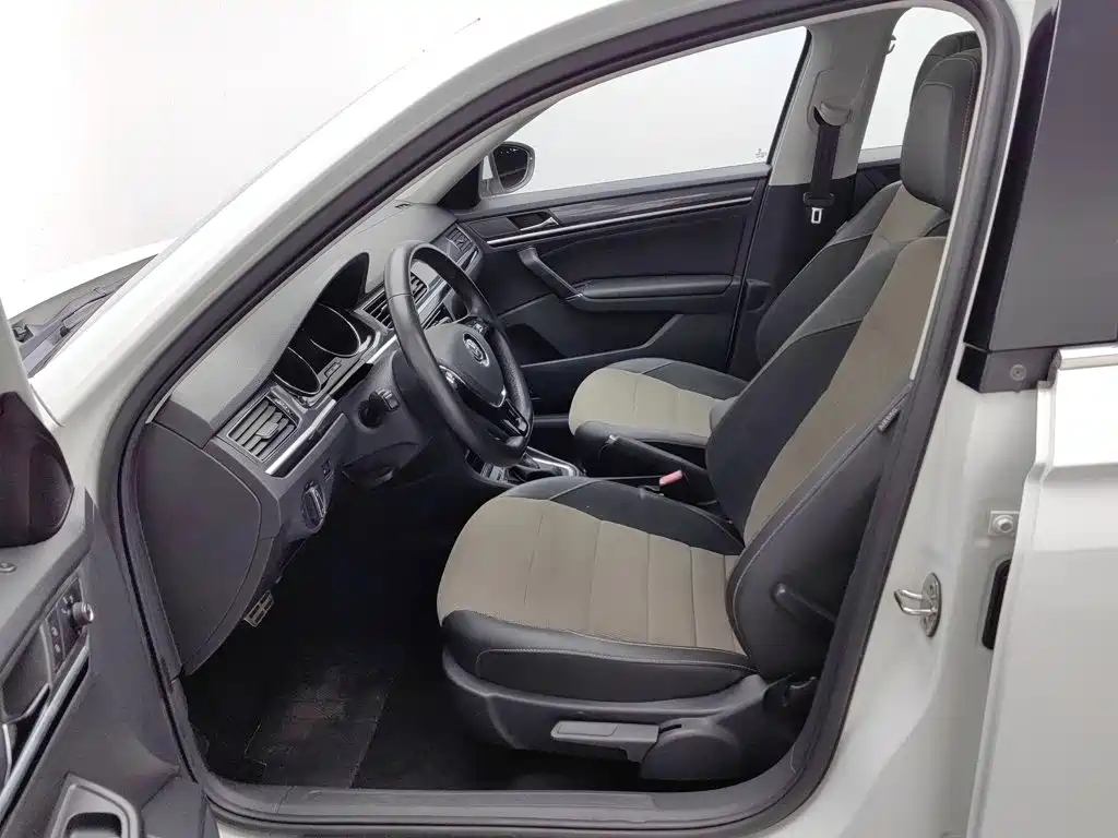 Volkswagen C-TREK 2019 2018 230TSI DSG Comfort