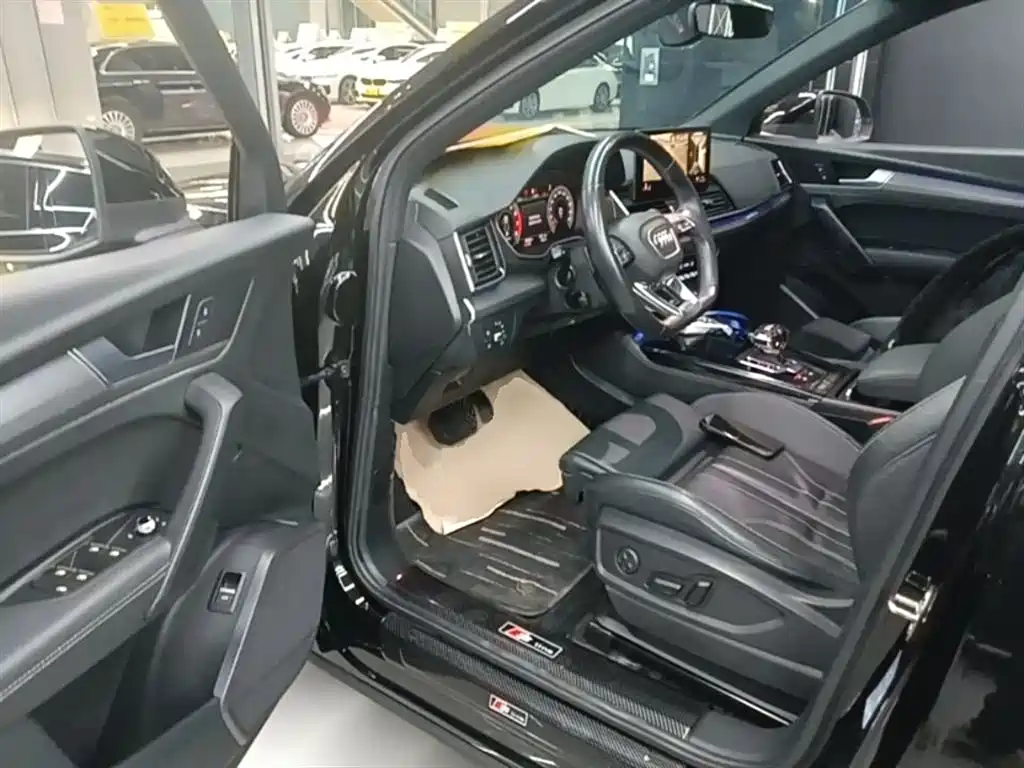 AUDI Q5L SPORTBACK