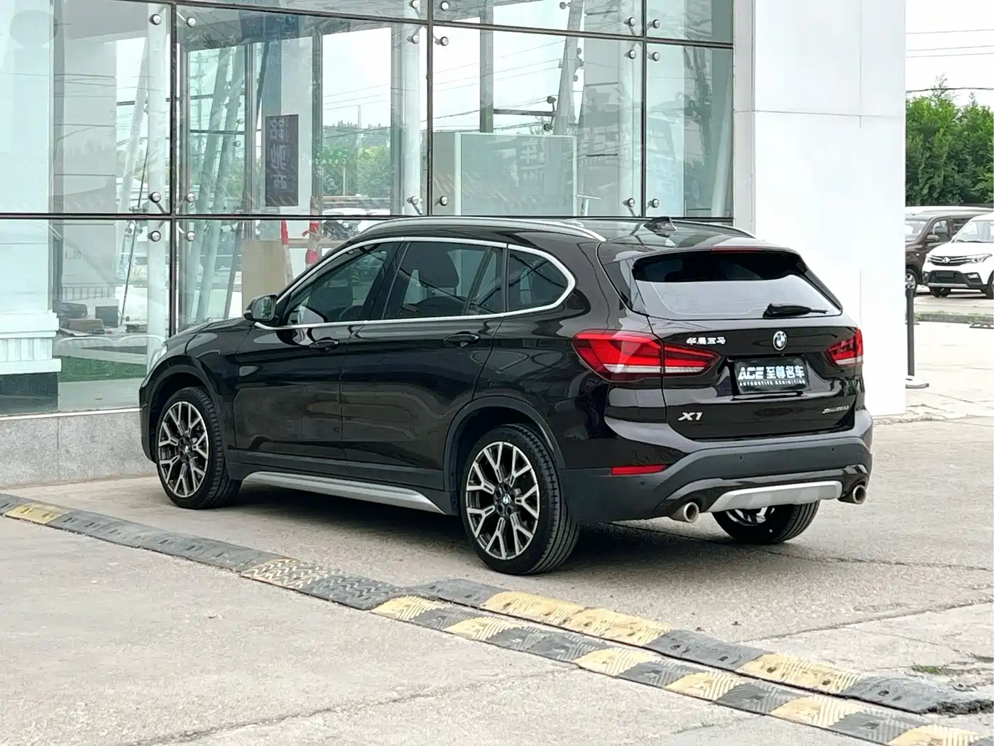 Фото 6 - BMW X1