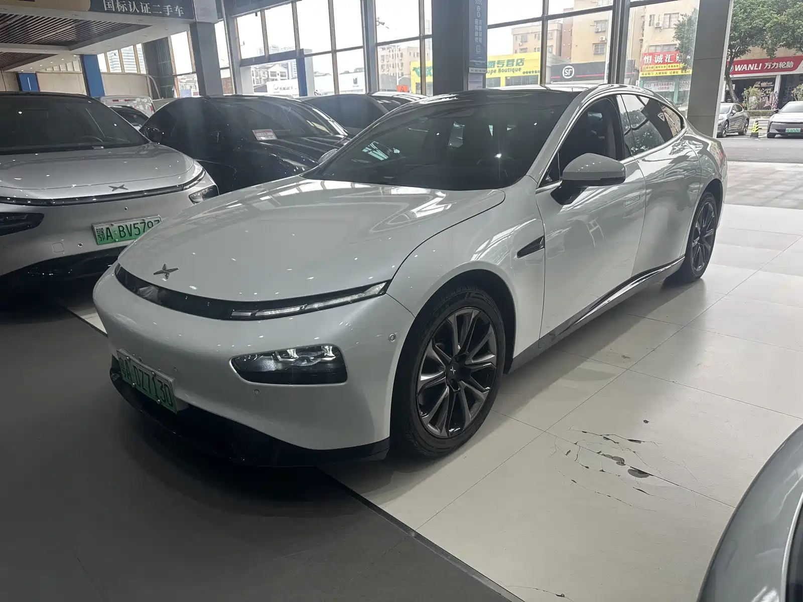 Фото 2 - XPeng P7