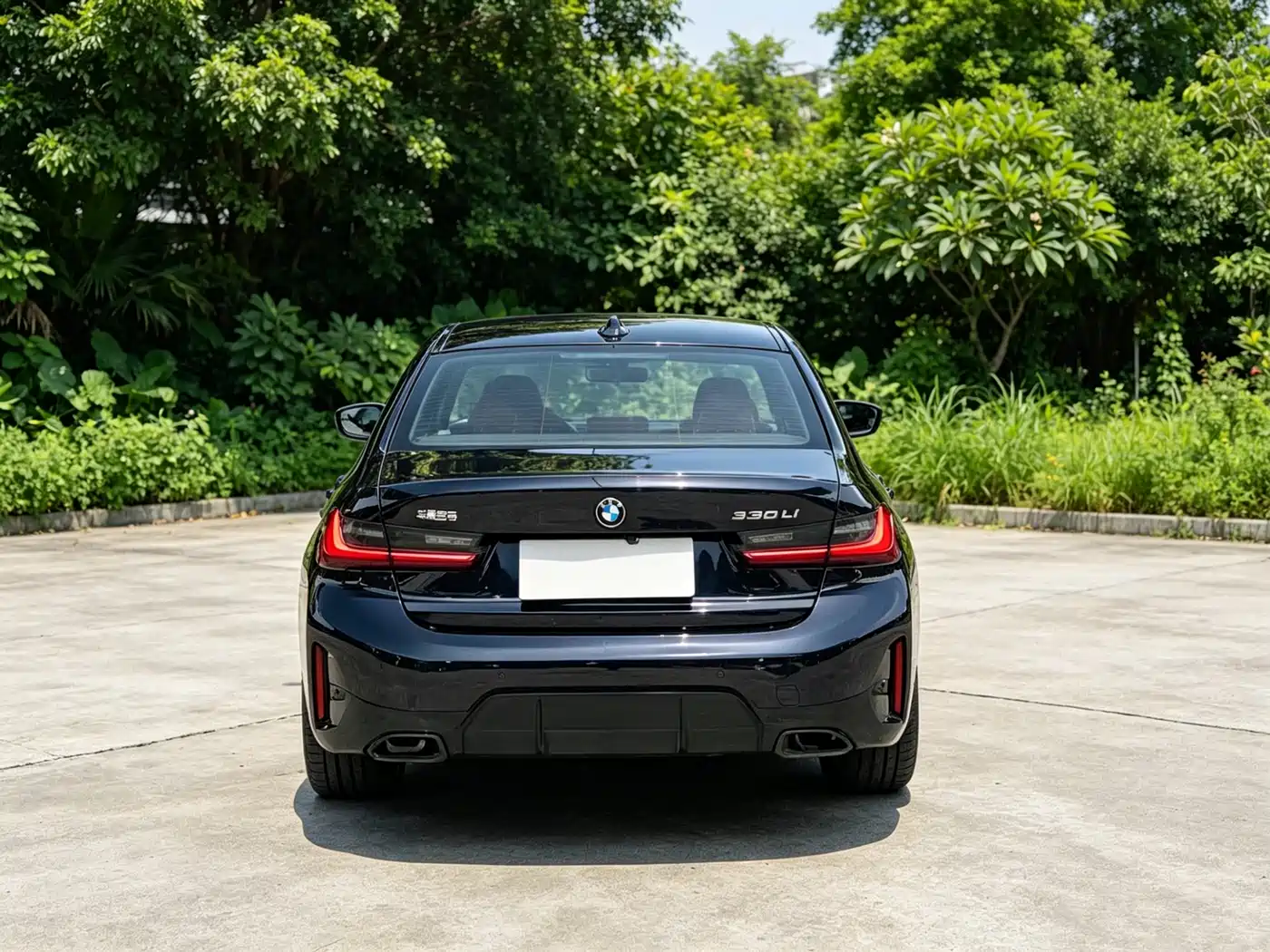 BMW 3 Series 2025 330Li M Sport Night Edition фото 8