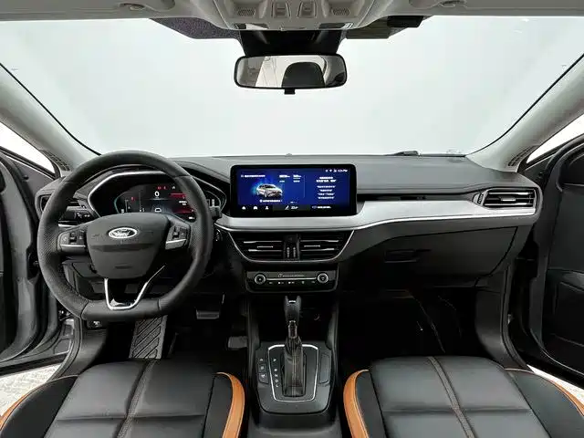 Ford Focus 2023 2022 Sedan EcoBoost 180 Auto Speed Edition