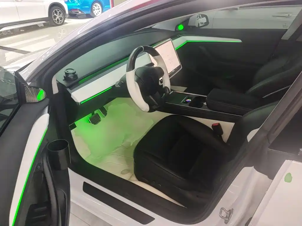 Фото 16 - Tesla Model 3