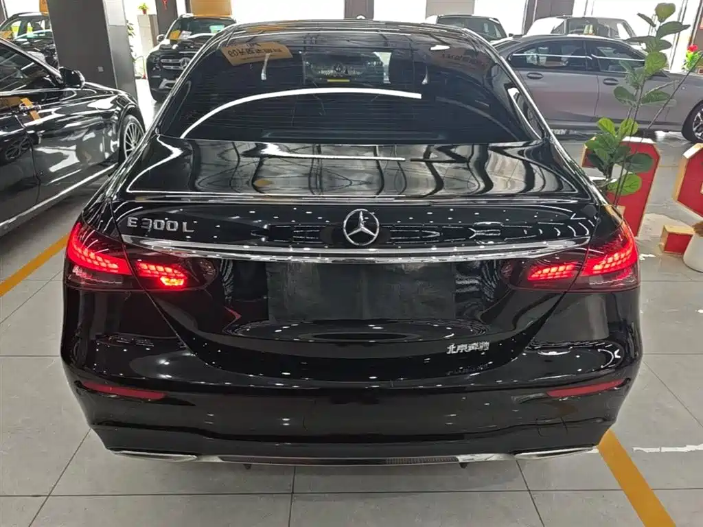 MERCEDES-BENZ E-CLASS