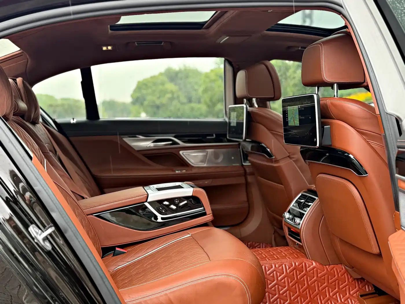 BMW 7 Series 2019 Facelift 740Li xDrive Executive M Sport Package фото 14