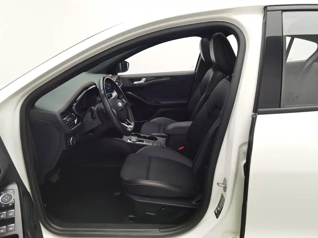 Photo 10 - Ford Focus