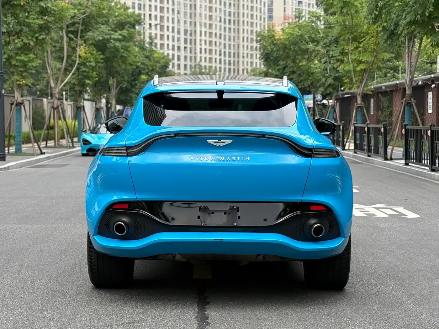 2024 Aston Martin DBX