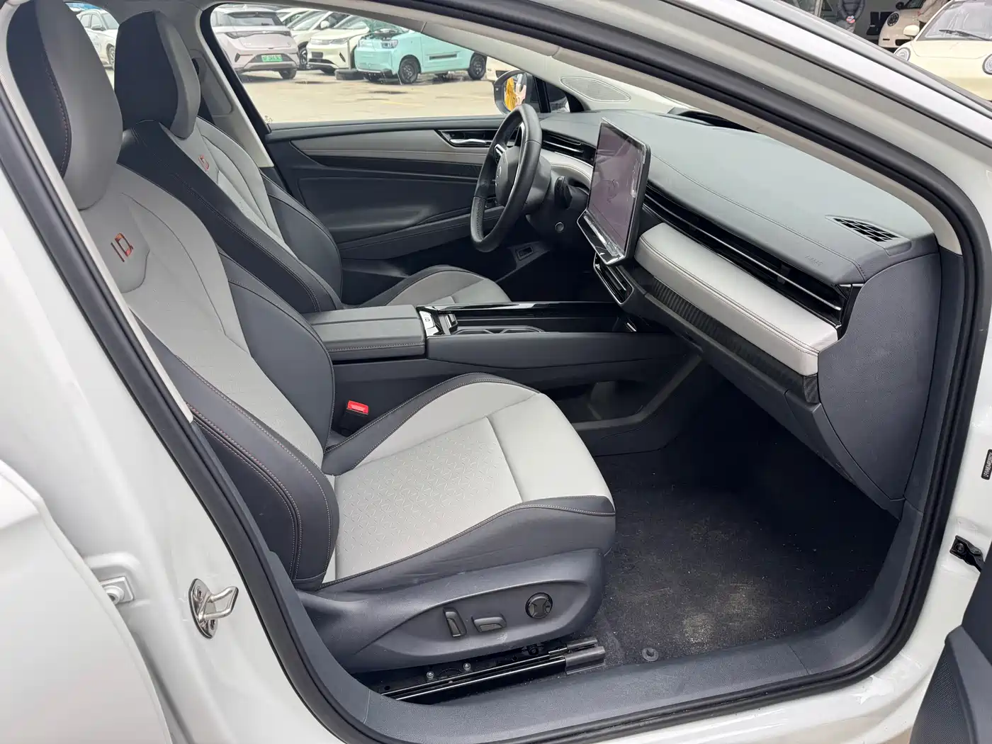 VOLKSWAGEN ID.7 VIZZION