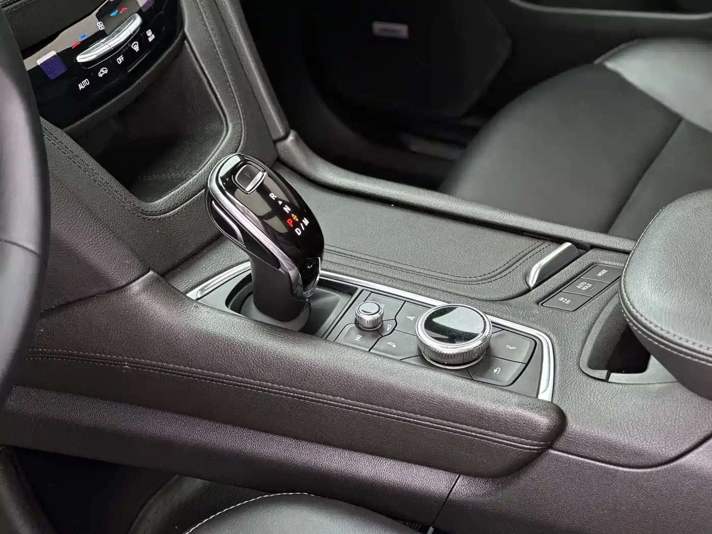 Cadillac XT5 2020 28T Luxury Model фото 7