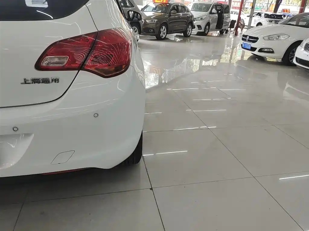Buick Excelle 2014 XT 1.6L Automatic Fashion фото 8