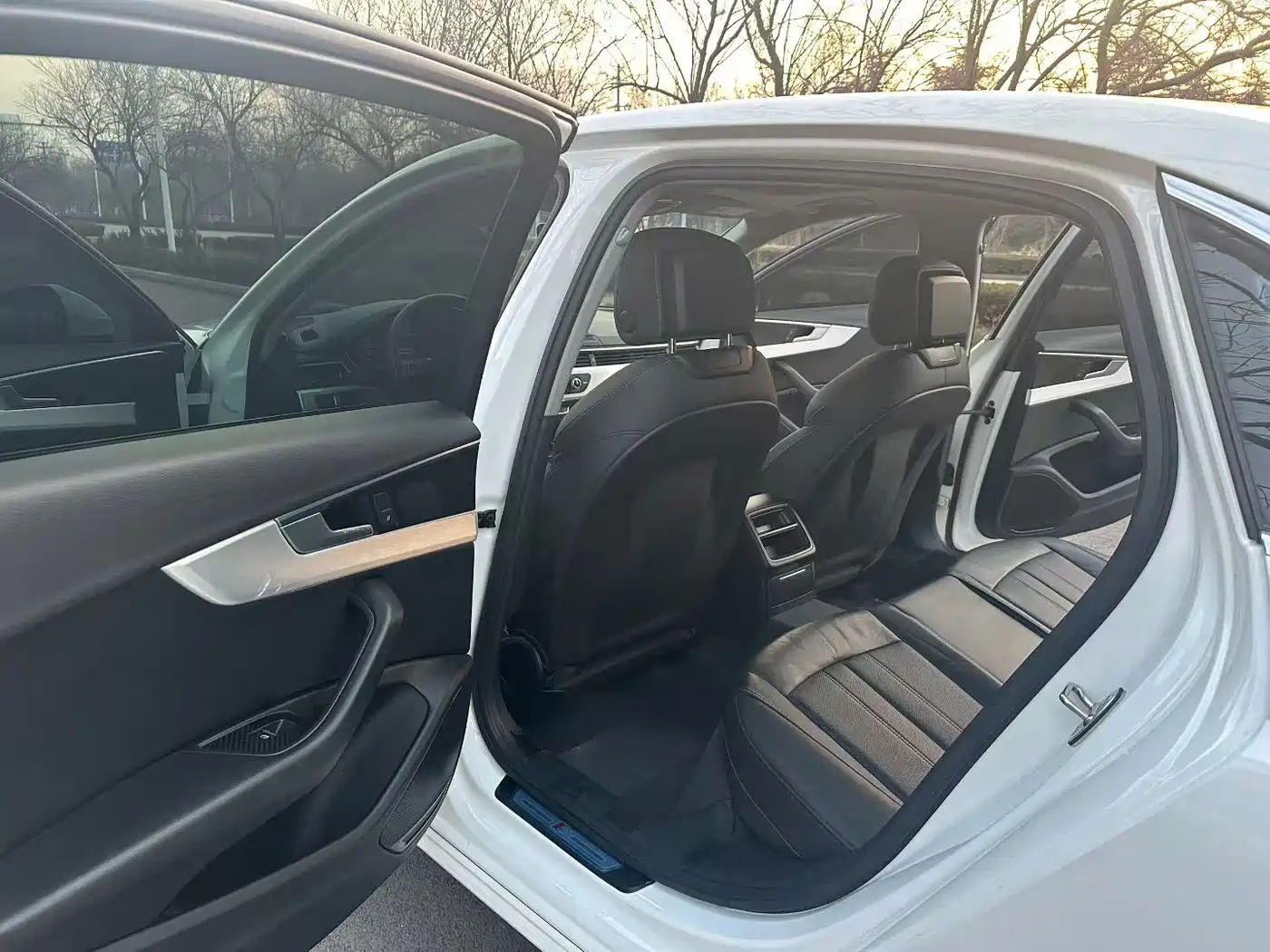 Фото 6 - Audi A4L