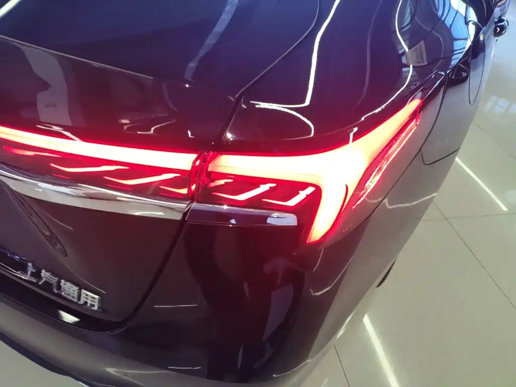 Buick LaCrosse 2025 2025 Model 28T Platinum Edition