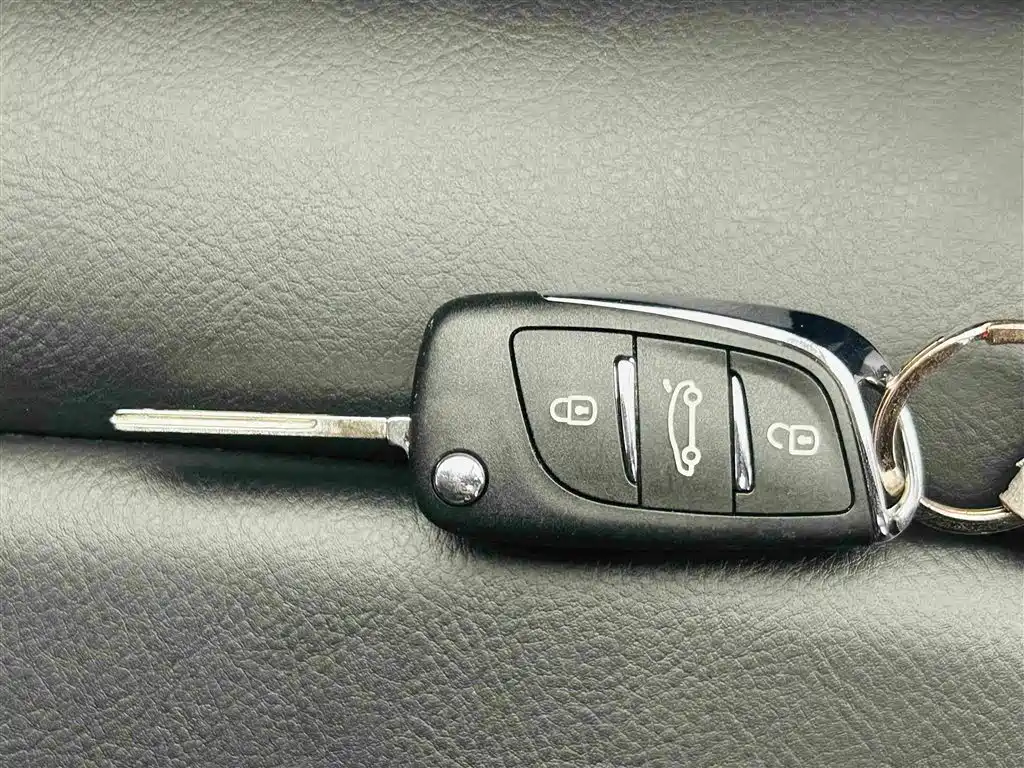 DS 5LS 2014 2014 1.8L Automatic Comfort VTi140