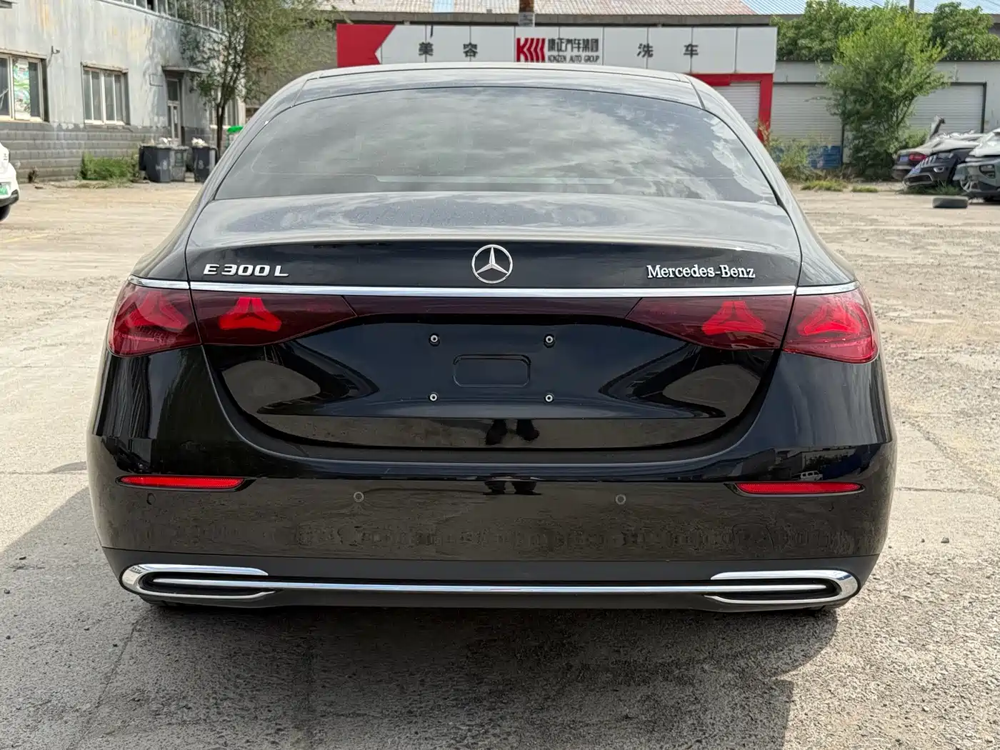Mercedes-Benz E-Class 2024 Model E 300 L Luxury фото 4