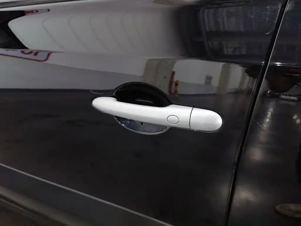 Renault Koleos (Import) 2012 2012 2.5L 4WD Comfort Navigation Edition