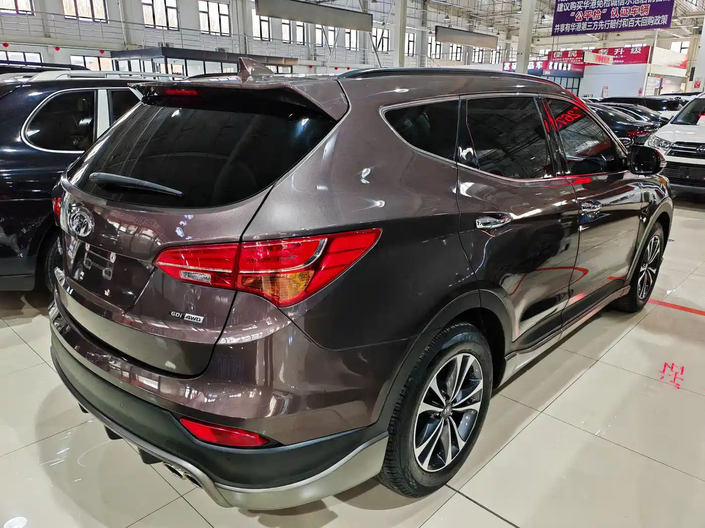 Hyundai Santa Fe (Import) 2013 3.0L 4WD Comfort Navigation Edition 7-Seater Euro V фото 6