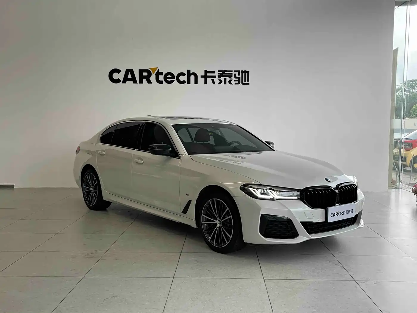 BMW 5 Series 2023 Facelift 530Li Leading M Sport Package фото 3