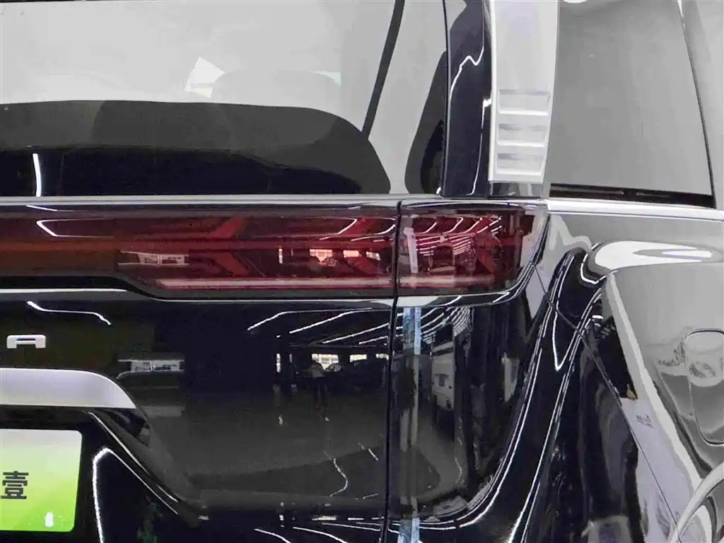 Denza D9 2025 2025 Model DM-i Smart Drive Edition 1020 AWD Flagship