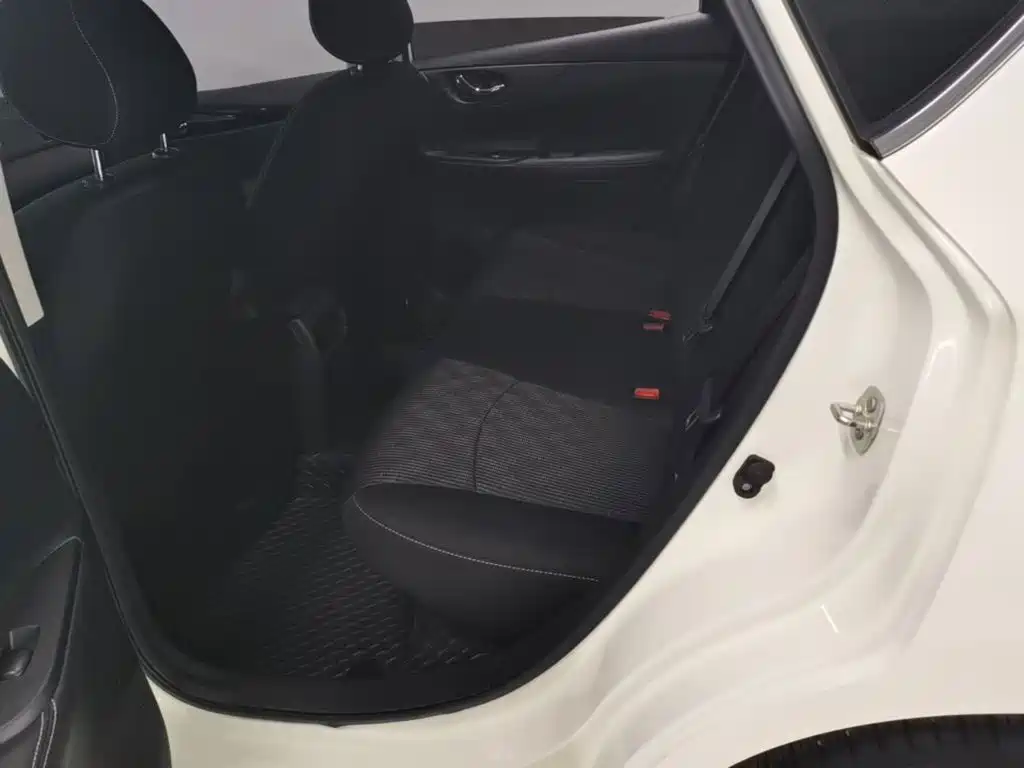 Nissan Tiida, миниатюра 17