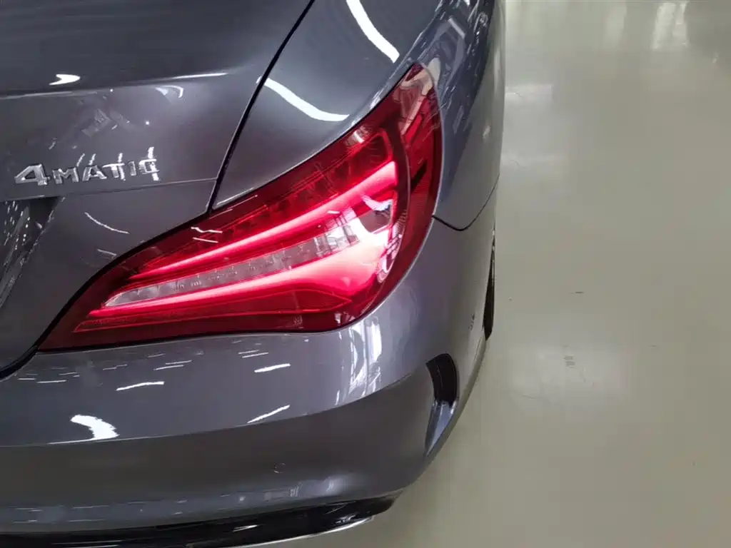 Mercedes-Benz CLA (Import) 2018 CLA 220 4MATIC фото 8