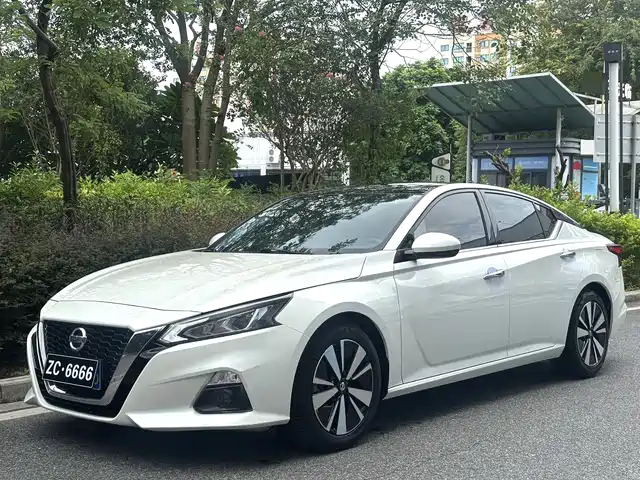 Nissan Teana 2.0L XL, Комфорт