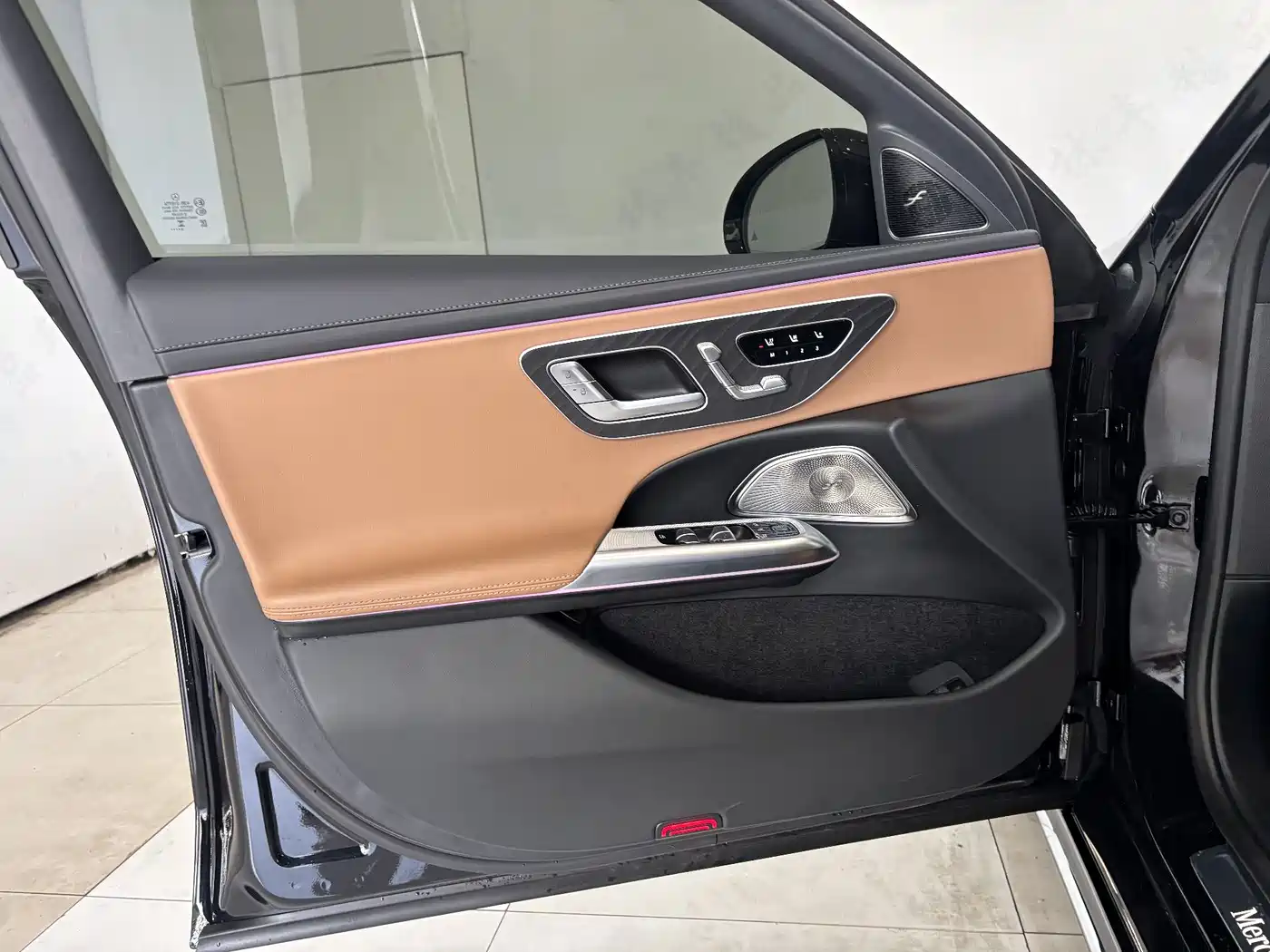 Mercedes-Benz E-Class 2025 E 300 L Luxury Sport фото 10