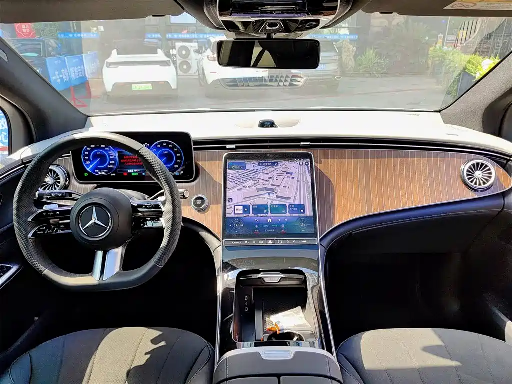 Mercedes-Benz EQE SUV 2023 350 4MATIC Pioneer Edition фото 10