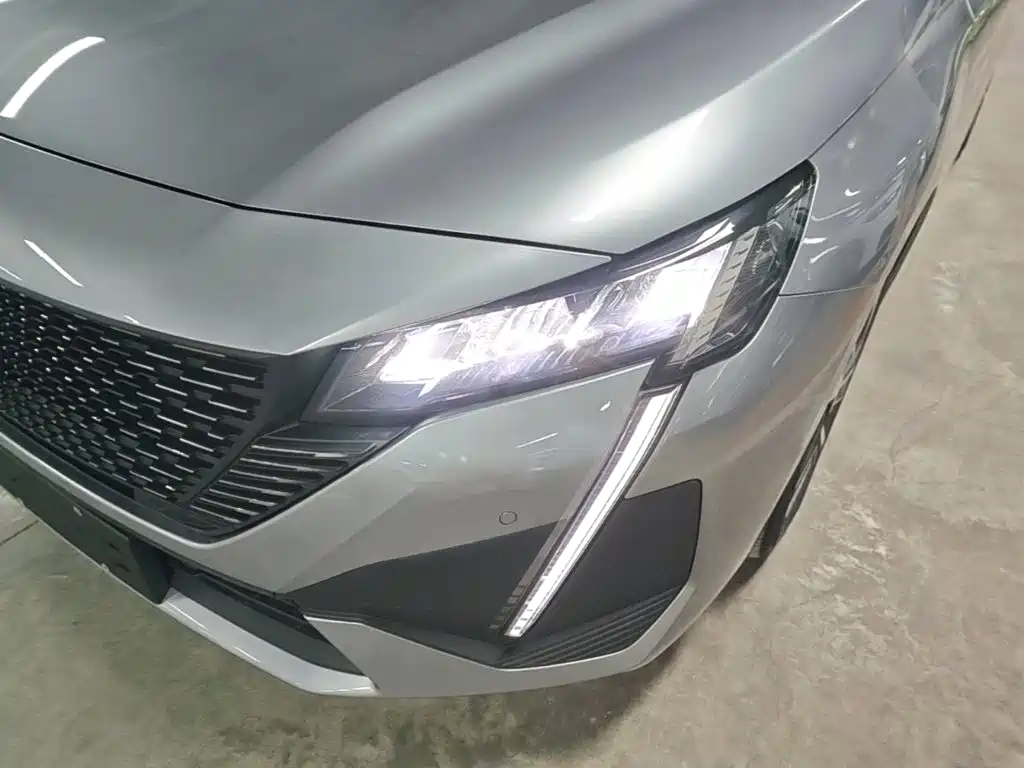 Peugeot 408 2025 2022 1.6T Light Chaser Edition