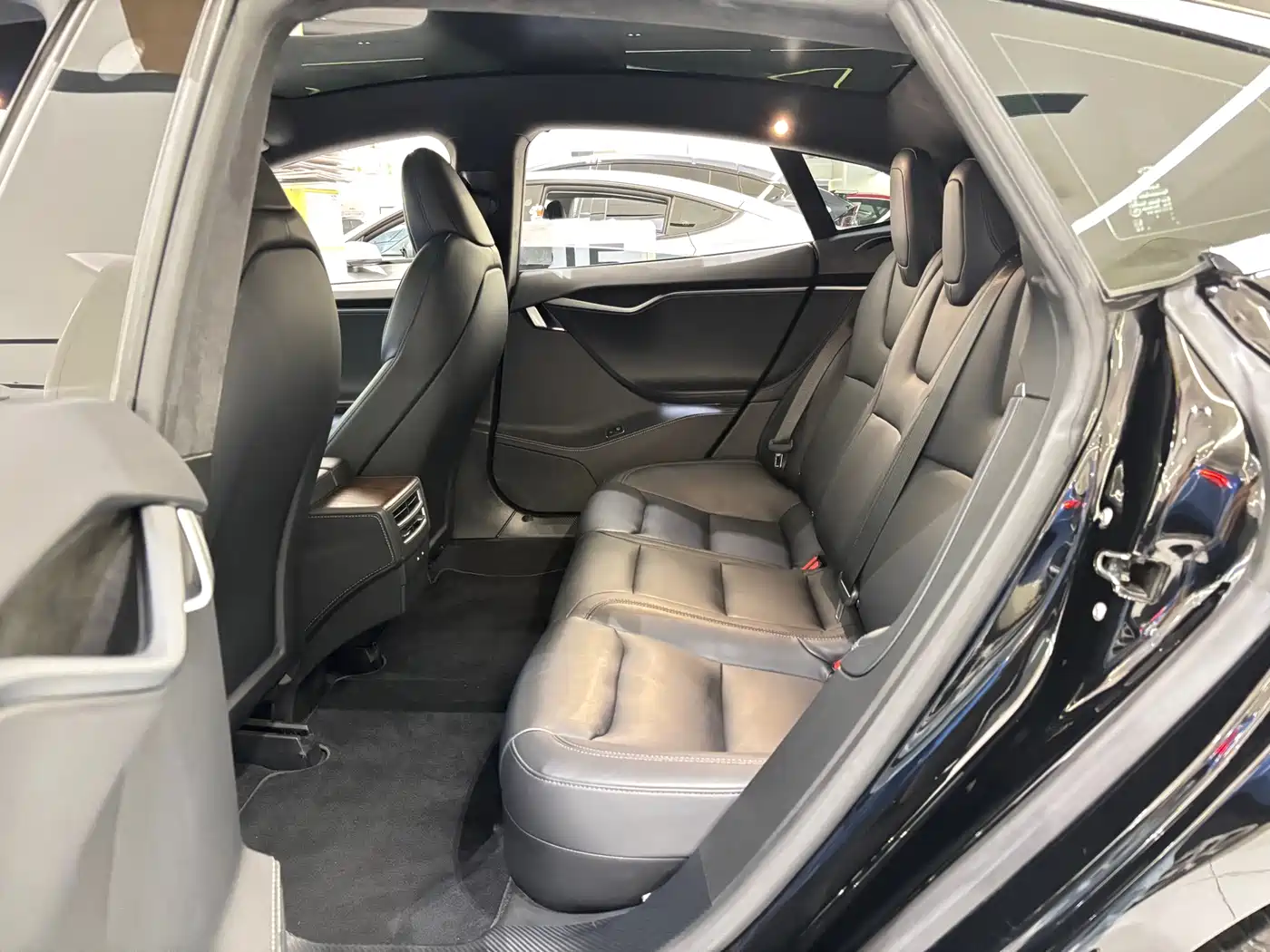 Tesla Model S 2020 2019 Long Range Version