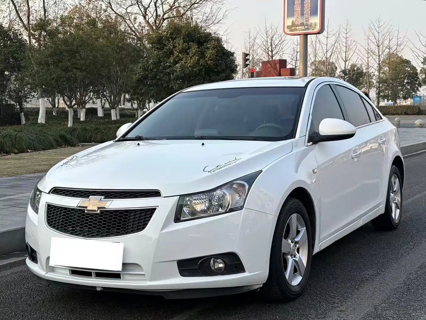Chevrolet Cruze 2013 Model 1.8L SE AT