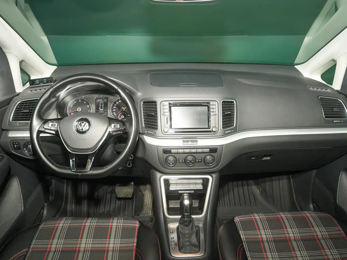 Volkswagen Sharan 2016 380TSI Comfort 7-seater фото 25